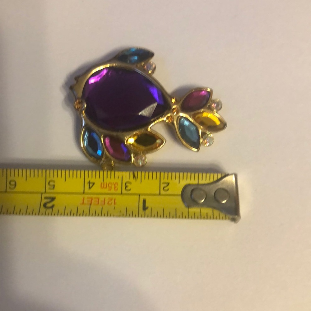 JJ Fish Jeweled Fish Pin - Picture 3 of 3